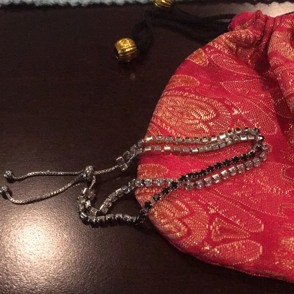 New Silver 7 inch Bracelet With Bag
